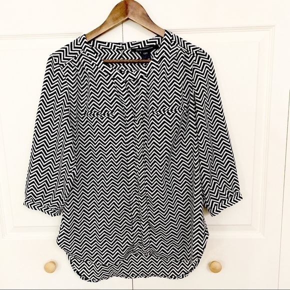 French Connection Black & White Chevron Blouse - Picture 8 of 8